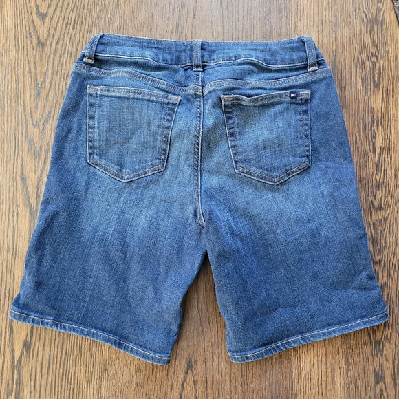 Tommy Hilfiger Dark Wash Denim Jean Shorts Size Women's 2 - Picture 4 of 9